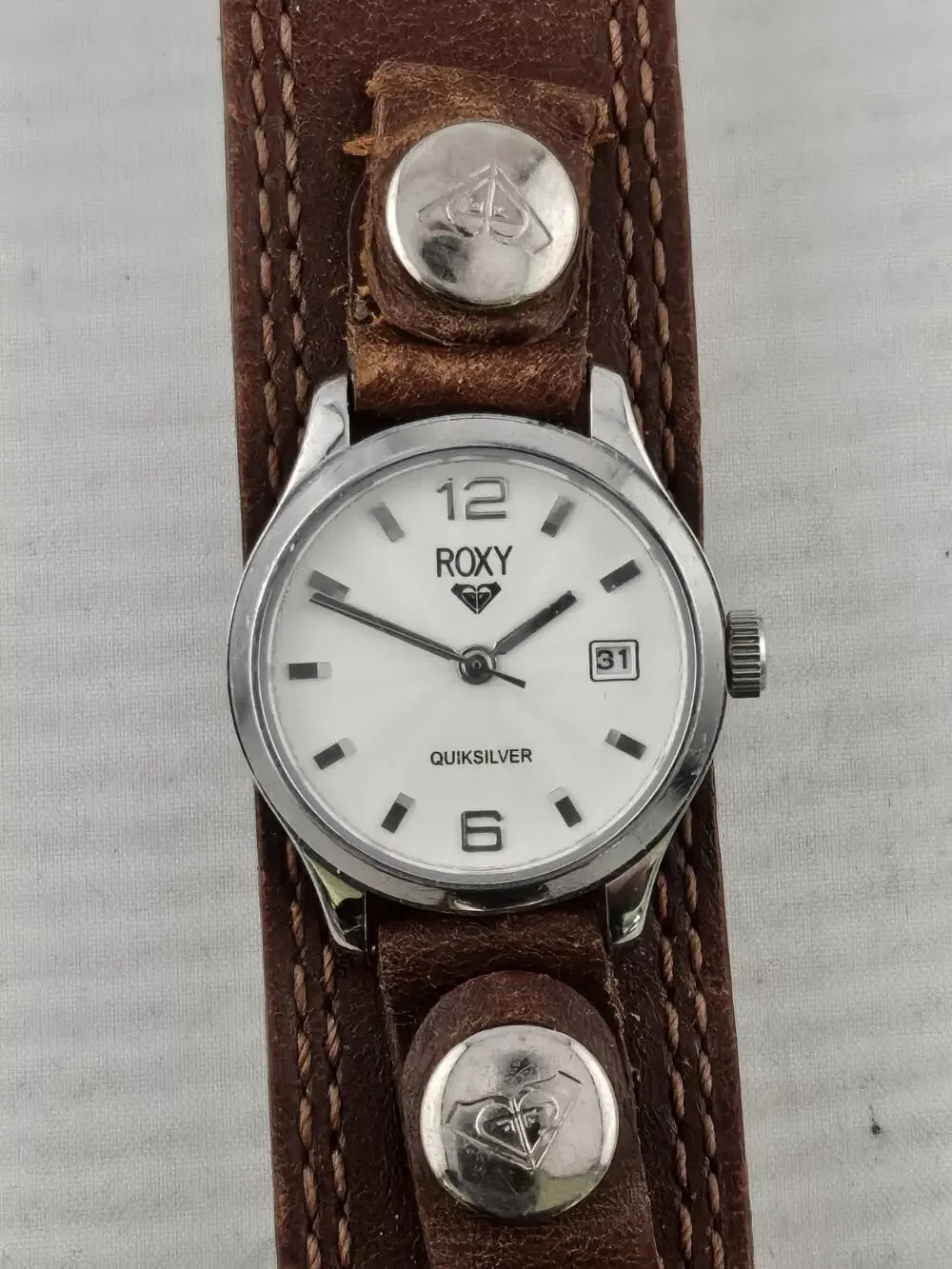Vintage Roxy Quiksilver Quartz Women’s Watch Leather Band Date New Battery Runs
